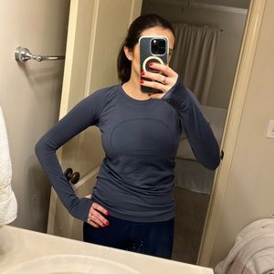 Lululemon Swiftly long sleeve in grey/blue
